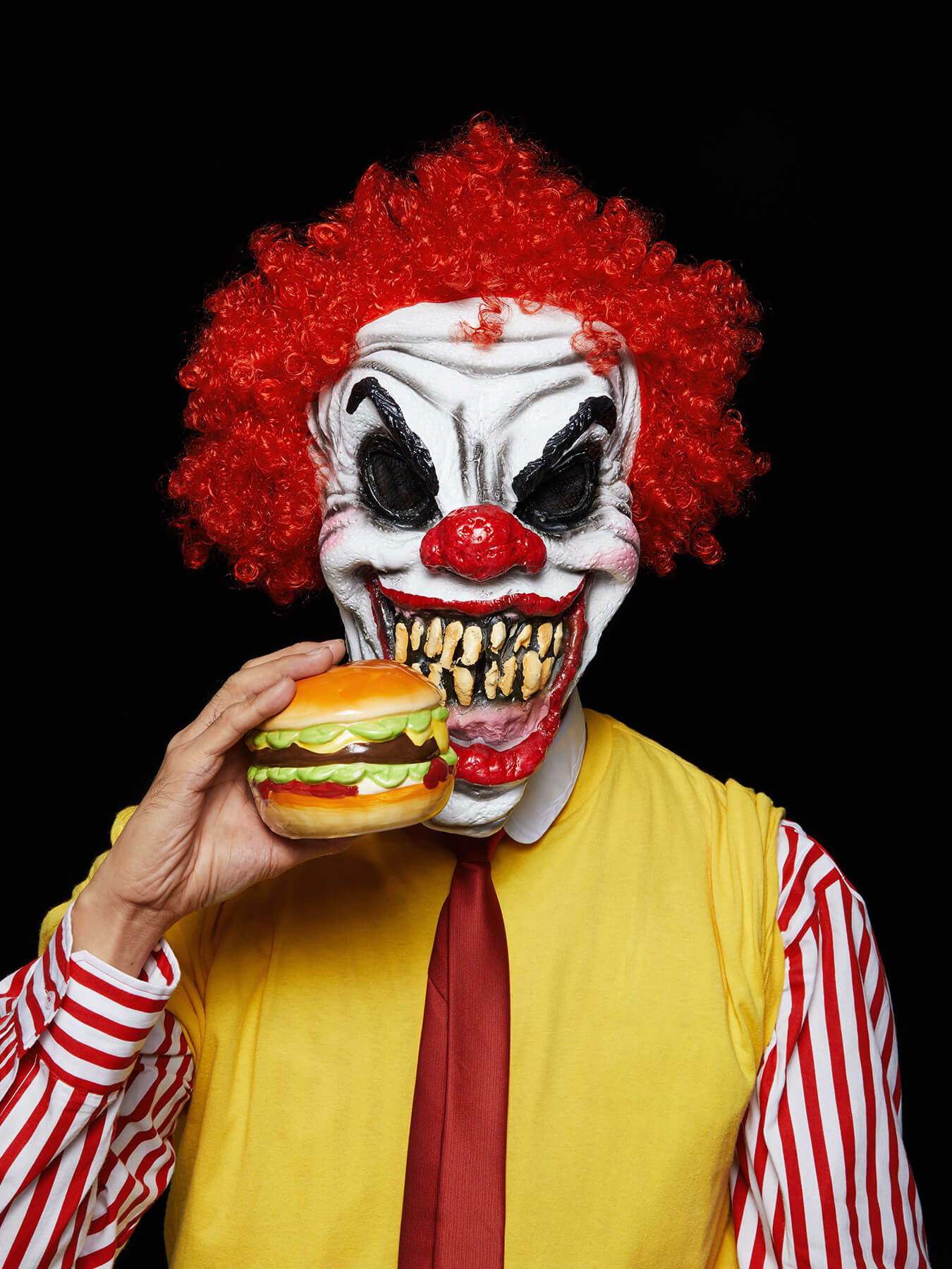 8 Oct 2017 HAPPY MEAL: Derong is dressed like Ronald McDonald and wearing a scary clown mask